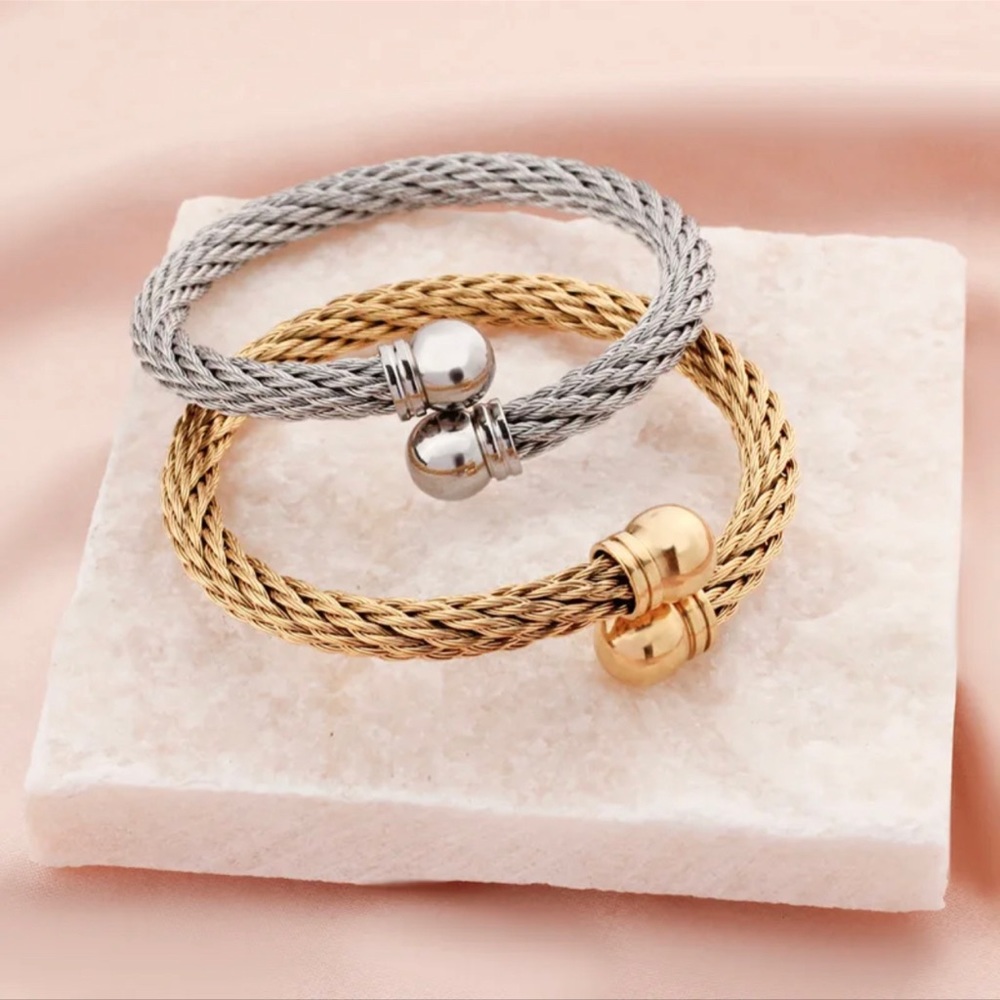 Wire Open Bangles 18k gold plated stainless steel
